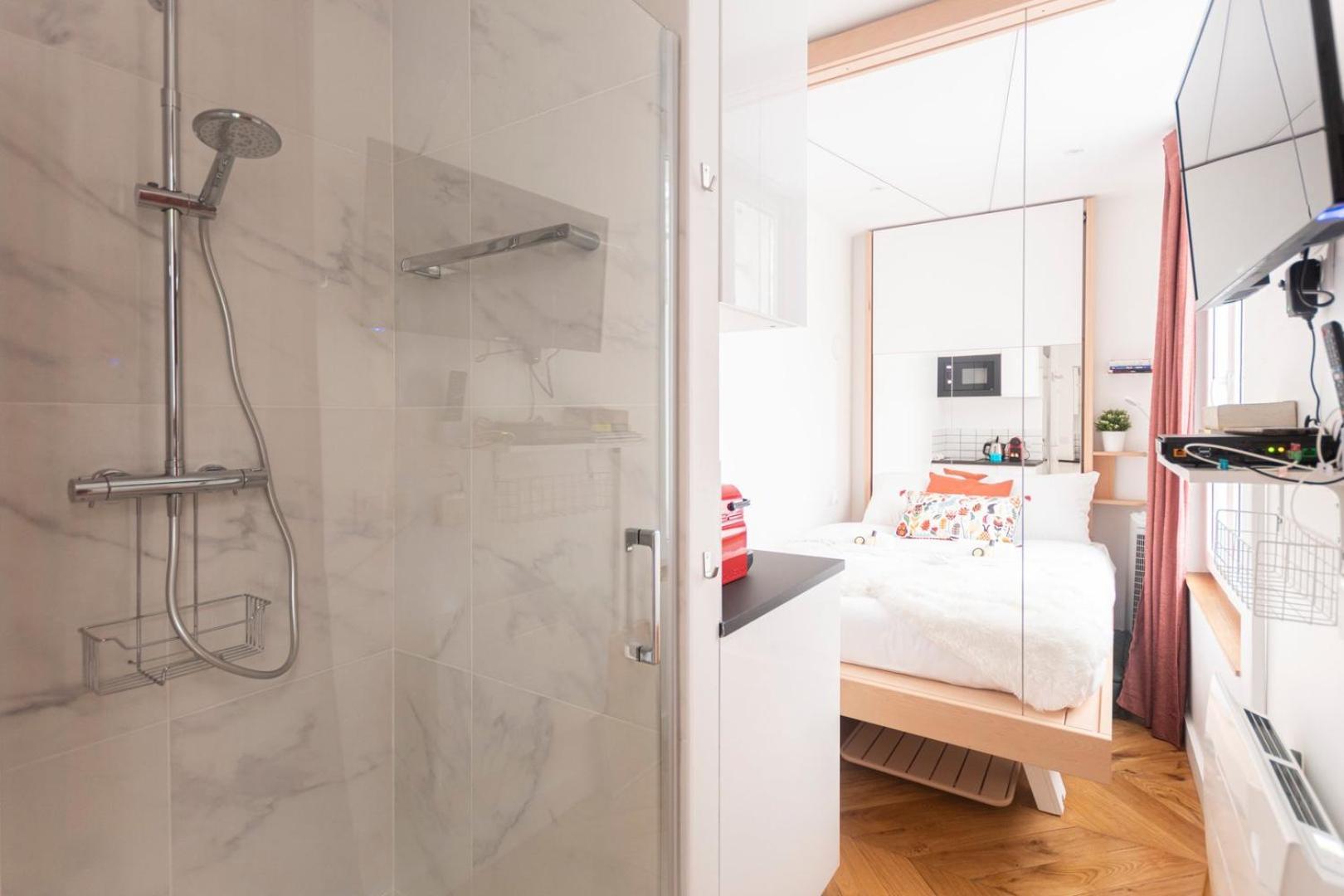 Super Central Mini Studio - 2 Pax, Murphy Bed Париж Екстериор снимка