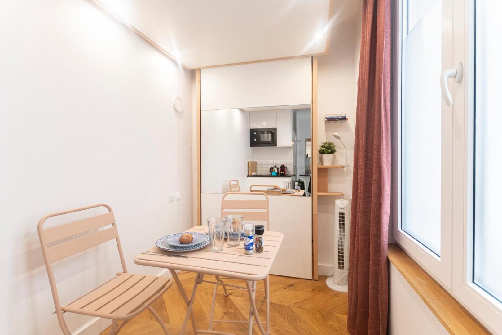 Super Central Mini Studio - 2 Pax, Murphy Bed Париж Екстериор снимка